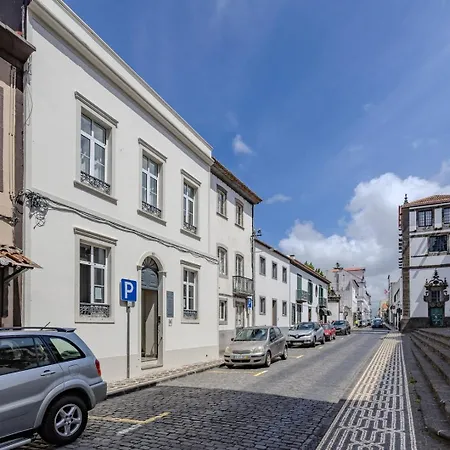 Daire Guestready - Sunlit Duplex Escape