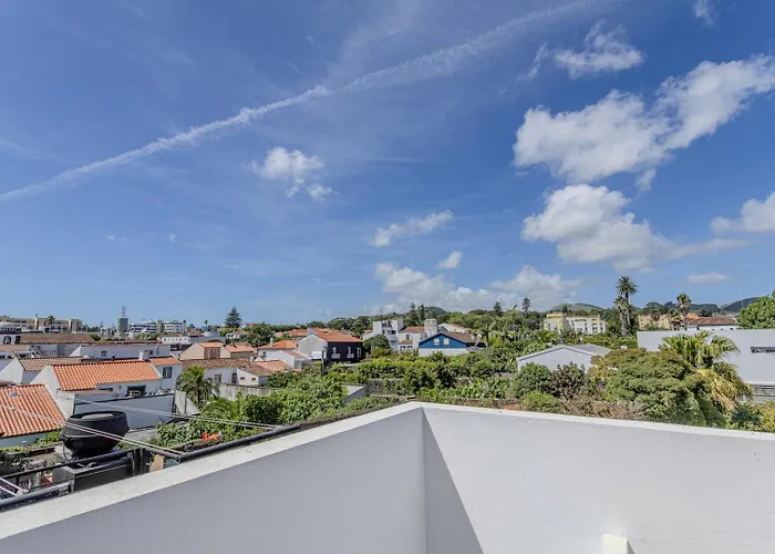 Guestready - Sunlit Duplex Escape * Ponta Delgada