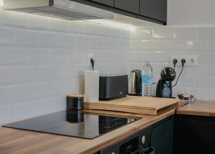 Daire Guestready - Sunlit Duplex Escape *