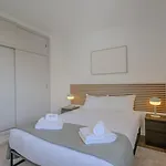 Guestready - Sunlit Duplex Escape