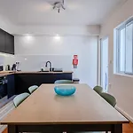 Апартаменты Guestready - Sunlit Duplex Escape