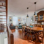 Апартаменты Guestready - Sunlit Duplex Escape *