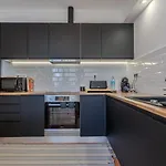 Guestready - Sunlit Duplex Escape