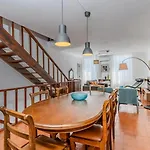 Апартаменты Guestready - Sunlit Duplex Escape *