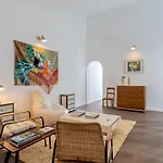 Guestready - Sunlit Duplex Escape *