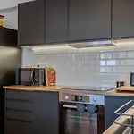 Guestready - Sunlit Duplex Escape 아파트 *