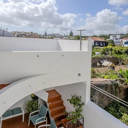 דירה Guestready - Sunlit Duplex Escape