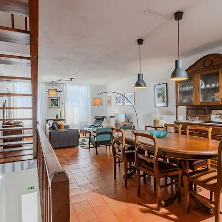 דירה Guestready - Sunlit Duplex Escape *