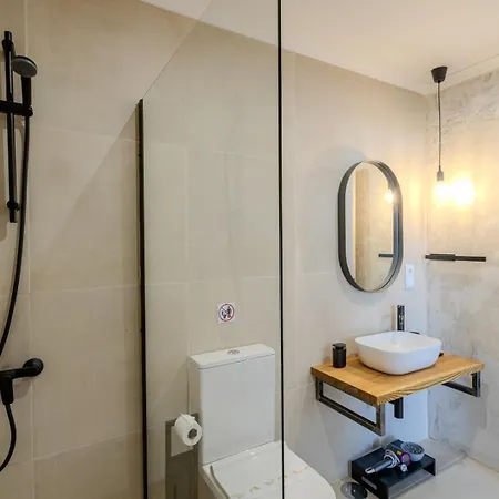 Guestready - Sunlit Duplex Escape *