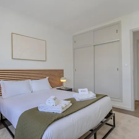 Guestready - Sunlit Duplex Escape