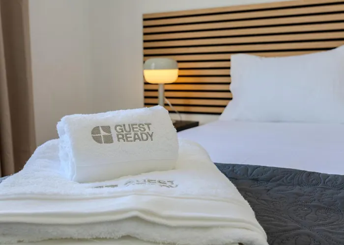 Guestready - Sunlit Duplex Escape Lejlighed *