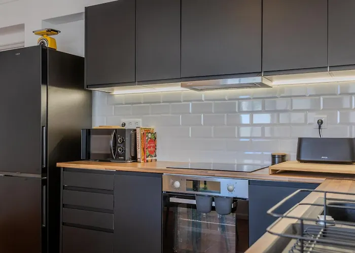 Guestready - Sunlit Duplex Escape Lägenhet *